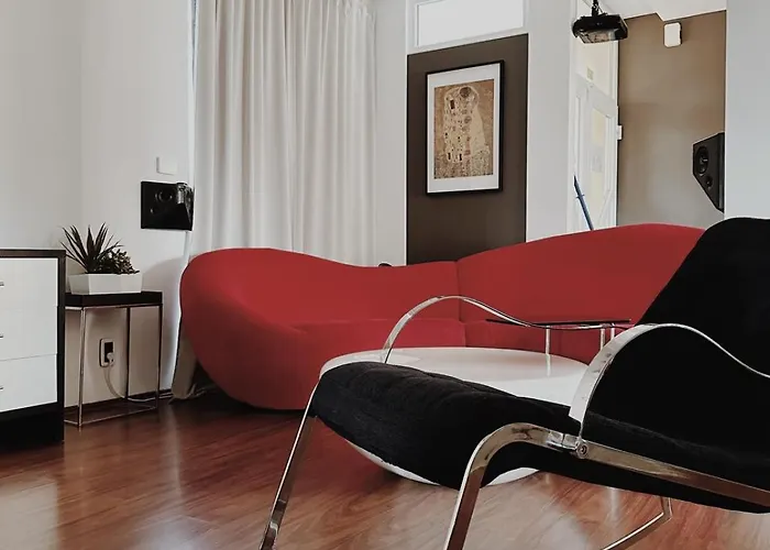 White Lotus - Luxury Apartment